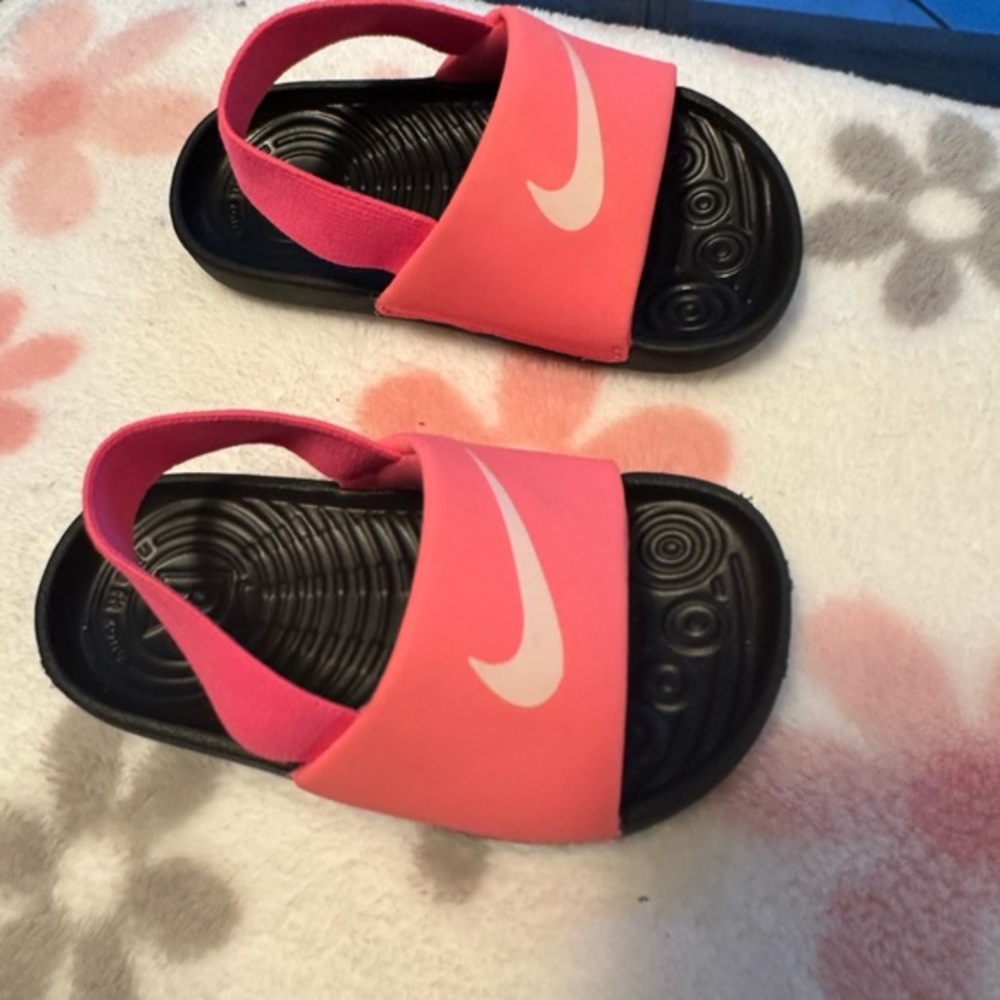 💕 SALE! Pink Nike Slides - Adorable Toddler Size 6c 💕‎